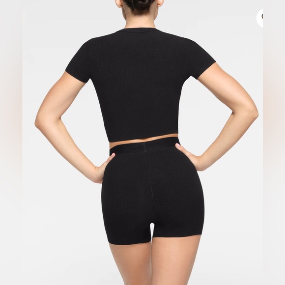 Skims Soft Lounge Cropped Tshirt- Size M - Picture 5 of 7